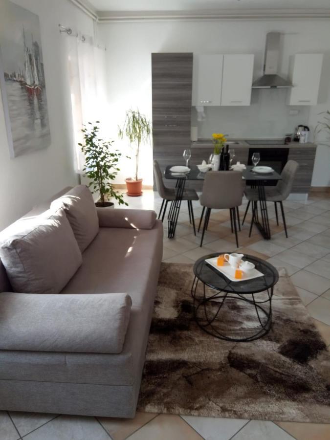 Studio Apartman Kika Оточац Екстер'єр фото